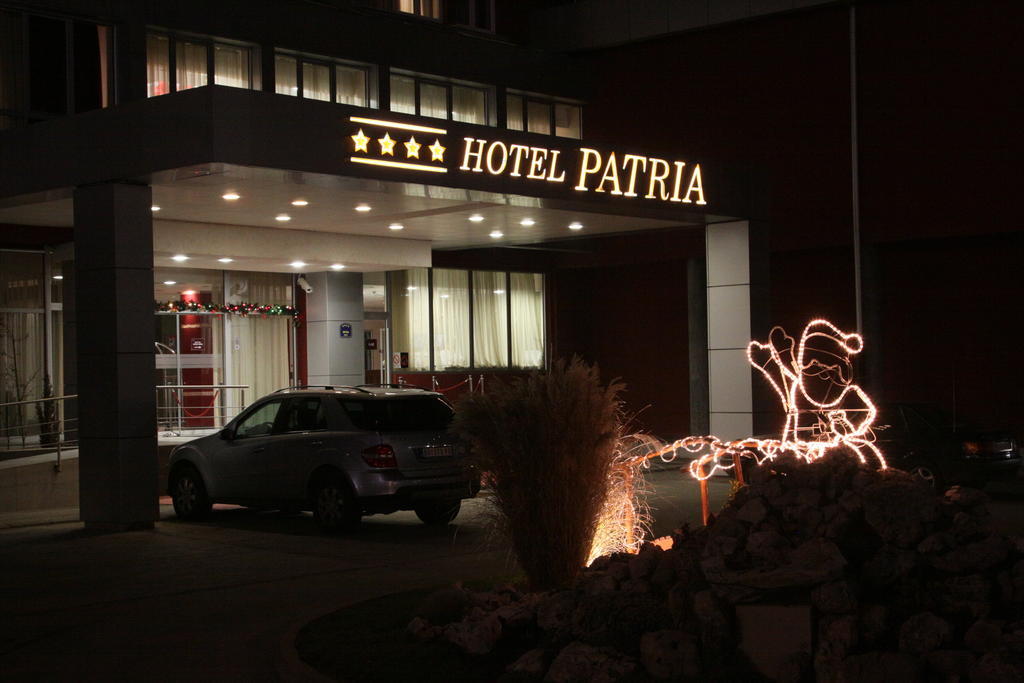 Hotel Patria ซูโบติกา ภายนอก รูปภาพ